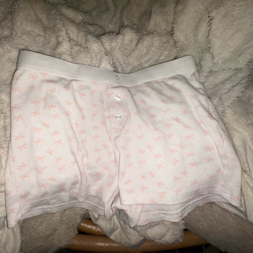White and pink bow sleep shorts